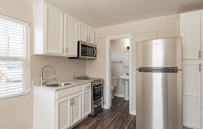 Studio, 1 bath, 250 sqft, $995, Unit 2