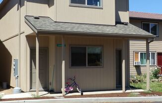 2 Bed/1 Bath Apartment in NE Bend - Wichita Way