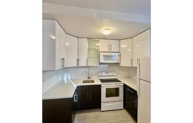 1 bed, 1 bath, $3,395, Unit 403