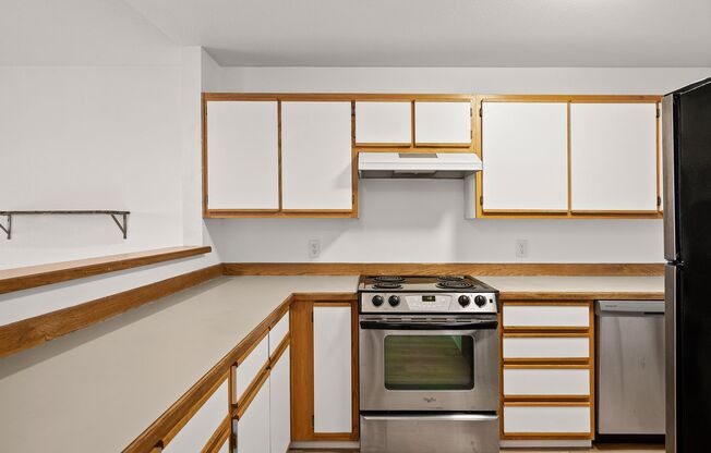 2 Bed/1.5 Townhome in West Linn w/ Garage