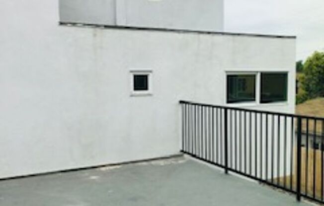 PC - 6823 Amherst Street