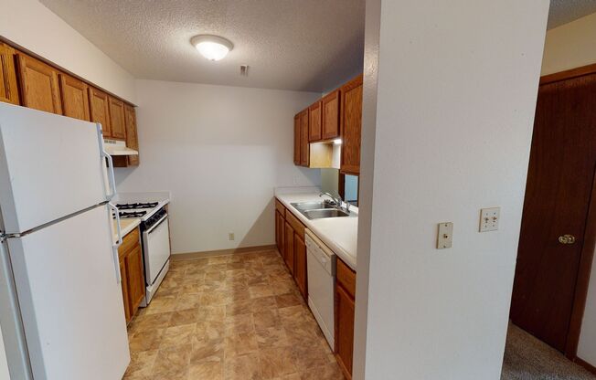 2 beds, 1 bath, 875 sqft, $1,300, Unit 10