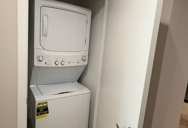 1 bed, 1 bath, 687 sqft, $2,025, Unit 315