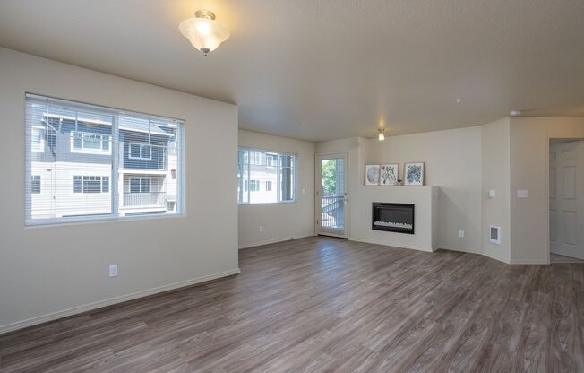 Live where you love at Edgewater Apartments