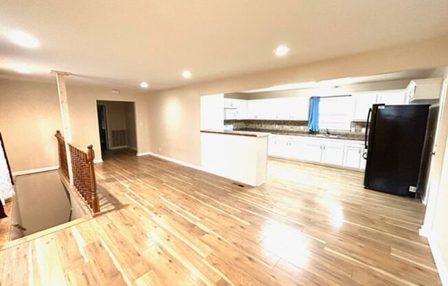 FOUR BEDROOM THREE BATH HOME WITH SPACIOUS FENCED BACKYARD! **MOVE IN SPECIAL!*