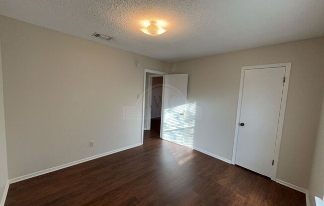 2 beds, 1 bath, $795, Unit 810 N. 5th St Unit B