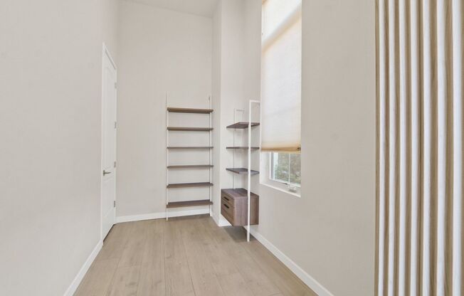 1 bed, 2 baths, 748 sqft, $5,100, Unit #101
