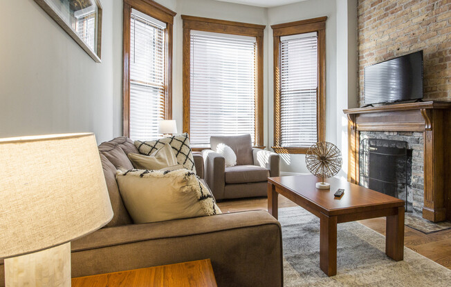1010 W Altgeld St, Chicago IL 2