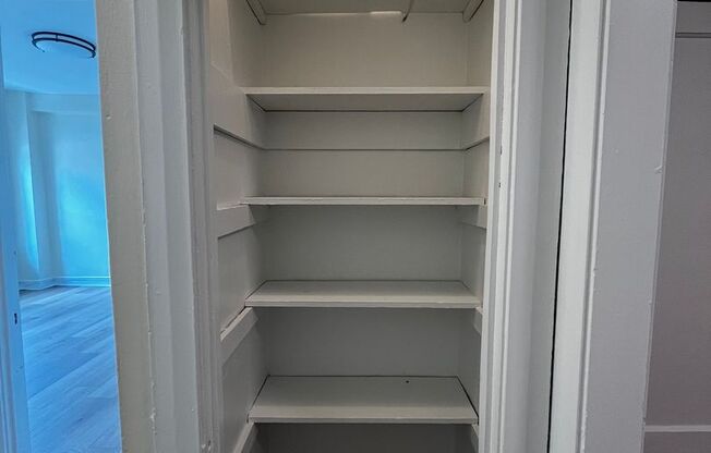 2 beds, 1 bath, 1,245 sqft, $1,950, Unit Old King Edward 68