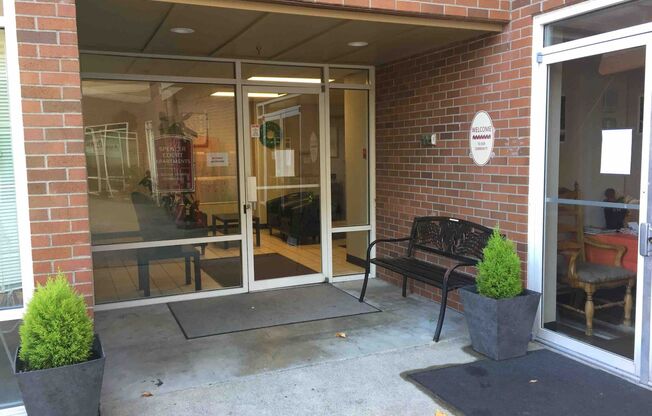 Studio, 1 bath, 462 sqft, $1,295, Unit 305