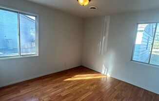 3 beds, 1 bath, $915