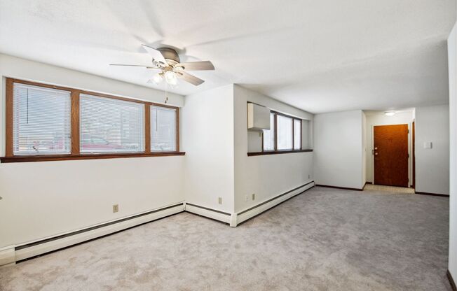 2 beds, 1 bath, 1,000 sqft, $1,350, Unit 2201-103