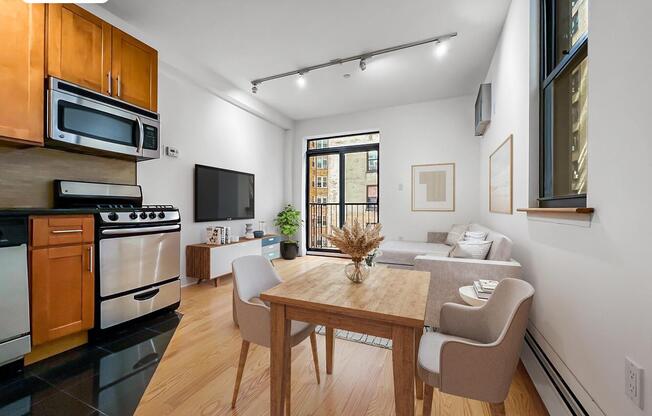 1 bed, 1 bath, $3,595, Unit 7D