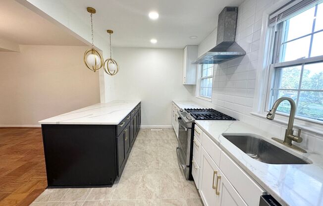 3 beds, 2.5 baths, 1,750 sqft, $3,295, Unit 108