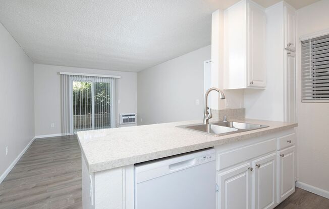 1 bed, 1 bath, 650 sqft, $2,095, Unit A17