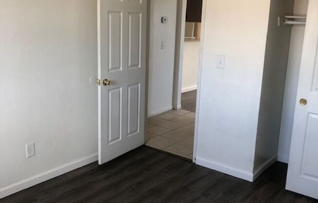 2 beds, 1 bath, $950