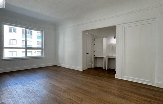 Studio, 1 bath, 450 sqft, $1,565, Unit 205