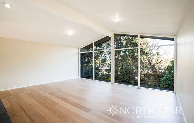 Amazing Updated Mid-Century in the Prime Palisades Neighborhood