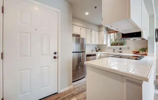 Cozy 2bd Bellevue condo