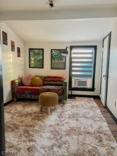633 S AVE W