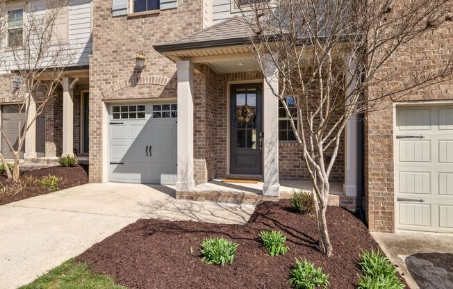 3 BR/2.5 BA Luxury Townhome