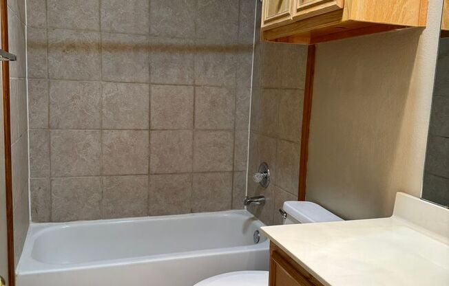 2 beds, 2 baths, $1,050