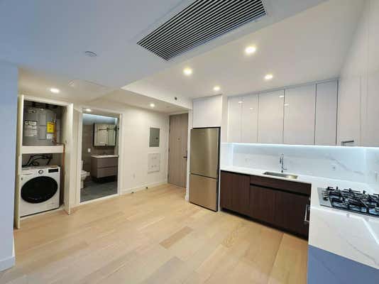 144 49 NORTHERN BLVD