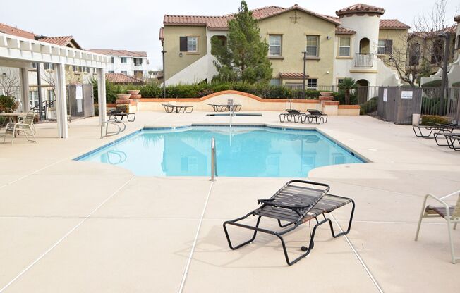 3 beds, 2 baths, $1,650