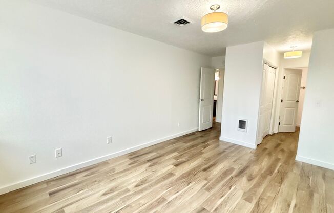 2 beds, 2 baths, 950 sqft, $1,675, Unit 302