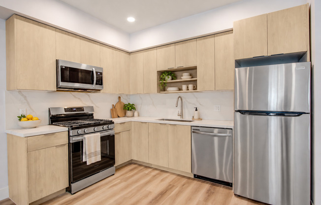 2 beds, 1 bath, 1,013 sqft, $2,815, Unit 203