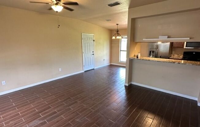 2 beds, 1 bath, $1,395