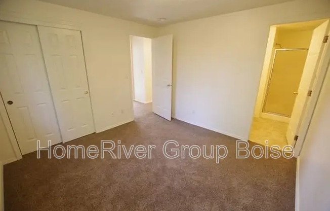 1452 N PL 202