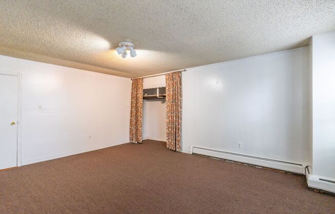 2400 S 4th St
