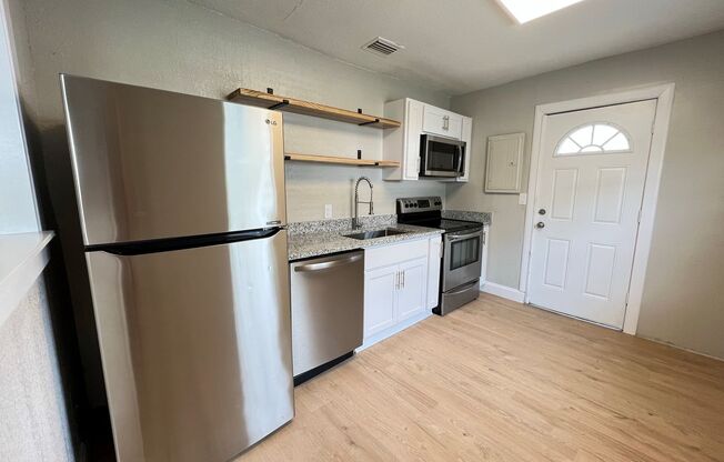 Renovated 2 Bedroom Jacksonville Heights Apartment