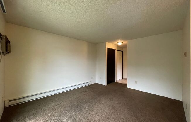 1 bed, 1 bath, 600 sqft, $895, Unit Unit 9