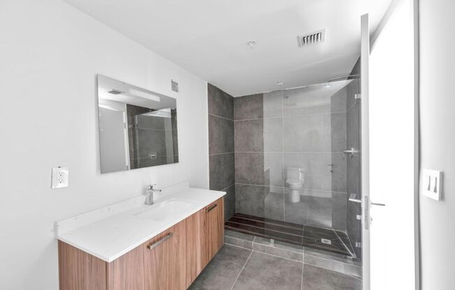 2 beds, 2 baths, 960 sqft, $2,954, Unit 611