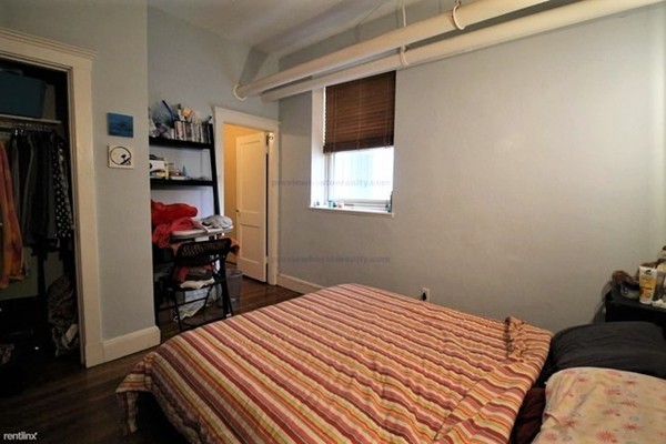 1 bed, 1 bath, 600 sqft, $2,300, Unit 15