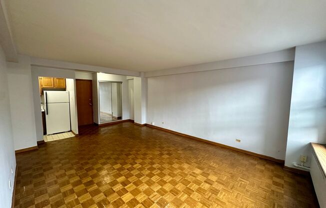 1 bed, 1 bath, 700 sqft, $1,700, Unit 418-0409