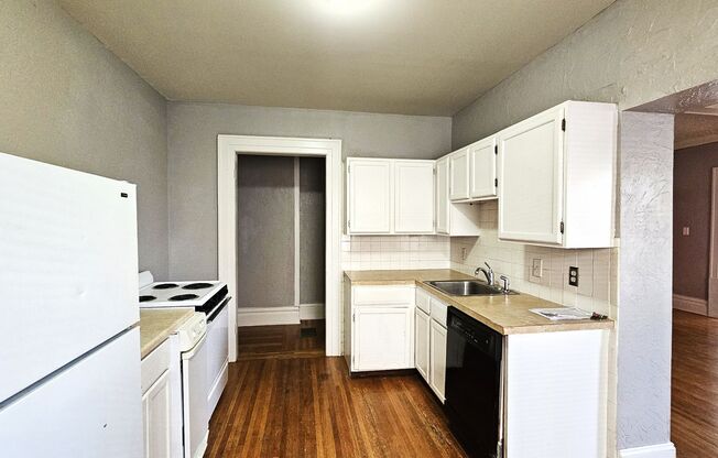 1 bed, 1 bath, 875 sqft, $900, Unit 1