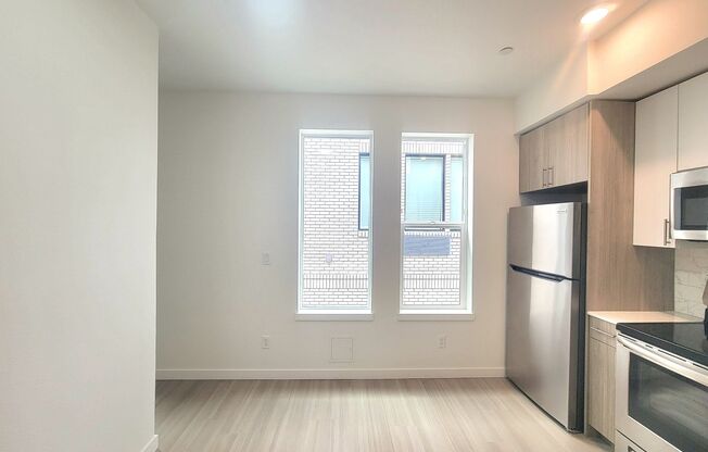 Studio, 1 bath, 326 sqft, $1,225, Unit 7