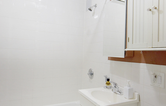312 W 23 ST