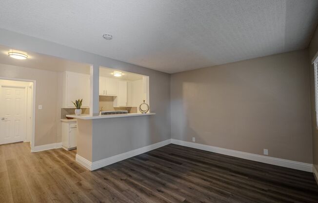 405 W 10th St