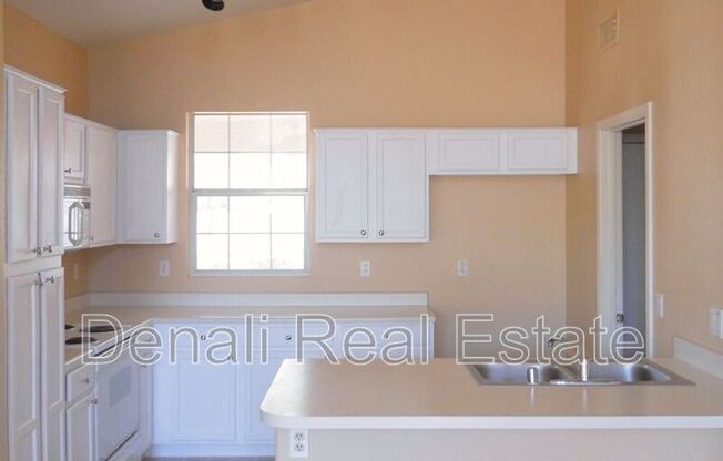 1424 E BINNER DR