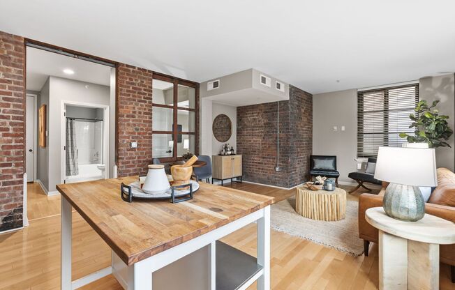 1 bed, 1 bath, 884 sqft, $1,190, Unit #207