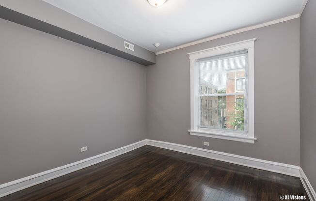 5039 S Champlain Ave / 635-639 E 50th Pl