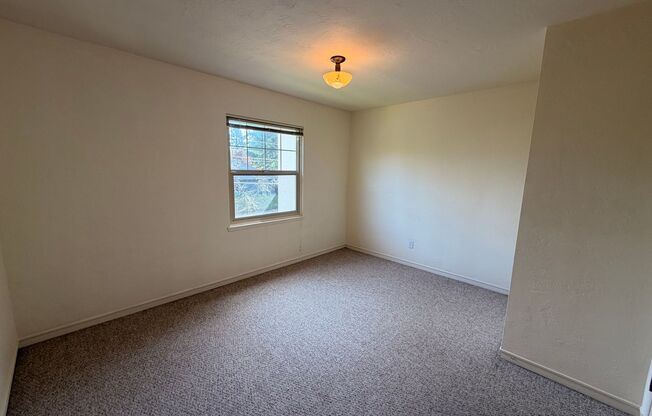 2 beds, 1 bath, 695 sqft, $1,595, Unit 711 - 3