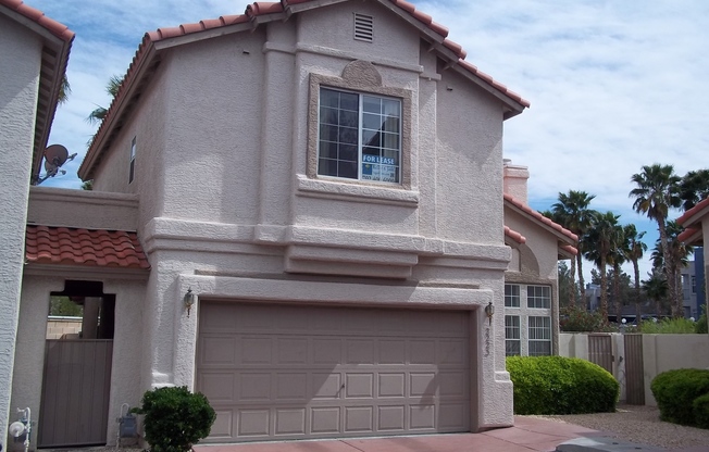 FANTASTIC GREEN VALLEY HOME IN GATED LEGACY VILLAGE COMMUNITY!