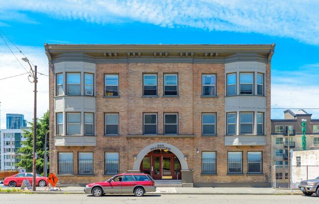 1 bed, 1 bath, 500 sqft, $1,295, Unit X