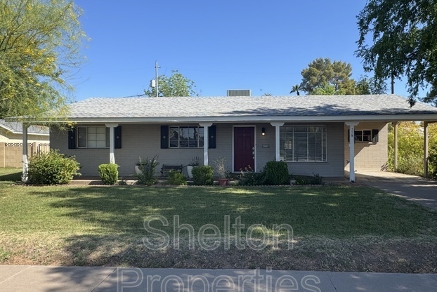 718 W GLENN DR