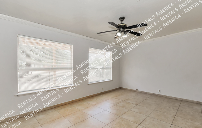 2819 E 21 ST